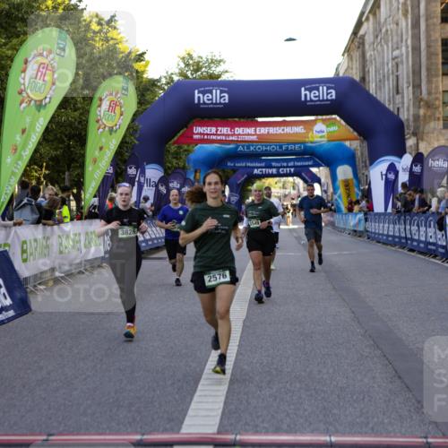 01.09.2024 - BARMER Alsterlauf Kathrin Stürmer Photography http://msf.ph/oto/6971911 01.09.2024 10:16:28 Ziel 4461, 4477, 4775, 5013, 2109, 2121, 2537, 2576, 2749, 3506, 3549, 3643, 3826, 4639, 8351 meine-sportfotos.de