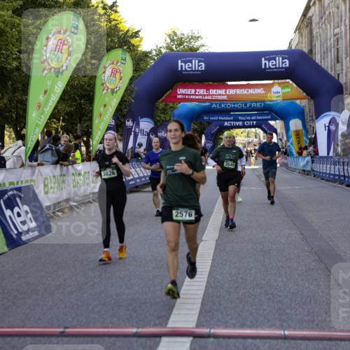 01.09.2024 - BARMER Alsterlauf Kathrin Stürmer Photography http://msf.ph/oto/6971913 01.09.2024 10:16:28 Ziel 4461, 4477, 4775, 5013, 2109, 2121, 2537, 2576, 2749, 3506, 3549, 3643, 3826, 4639, 8351 meine-sportfotos.de