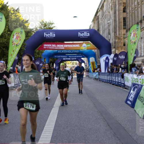 01.09.2024 - BARMER Alsterlauf Kathrin Stürmer Photography http://msf.ph/oto/6971917 01.09.2024 10:16:29 Ziel 2316, 4461, 4477, 4696, 4775, 5013, 2109, 2121, 2537, 2576, 2749, 3506, 3549, 3643, 3826, 4639, 8351 meine-sportfotos.de