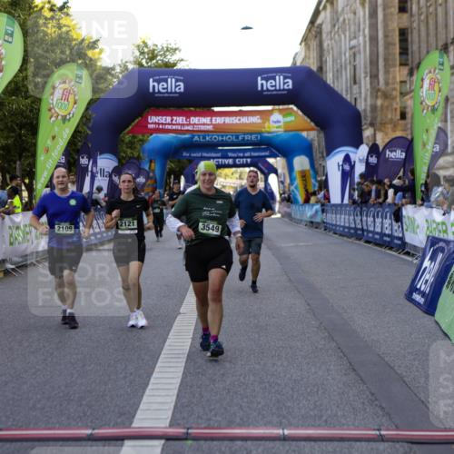 01.09.2024 - BARMER Alsterlauf Kathrin Stürmer Photography http://msf.ph/oto/6971919 01.09.2024 10:16:30 Ziel 2316, 4461, 4477, 4696, 4775, 5013, 2109, 2121, 2537, 2576, 2749, 2792, 3549, 3643, 3826, 3911, 4639, 8351 meine-sportfotos.de