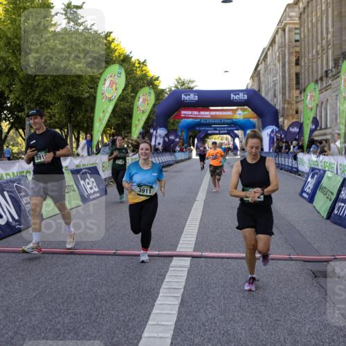 01.09.2024 - BARMER Alsterlauf Kathrin Stürmer Photography http://msf.ph/oto/6971940 01.09.2024 10:16:39 Ziel 2316, 3362, 4461, 4477, 4696, 2109, 2115, 2121, 2199, 2792, 2889, 3910, 3911, 8351 meine-sportfotos.de