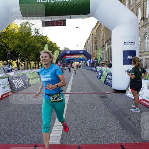 01.09.2024 - BARMER Alsterlauf Kathrin Stürmer Photography http://msf.ph/oto/6971962 01.09.2024 10:16:48 Ziel 2316, 3362, 4696, 2115, 2199, 2507, 2889, 2979, 5112, 5311 meine-sportfotos.de