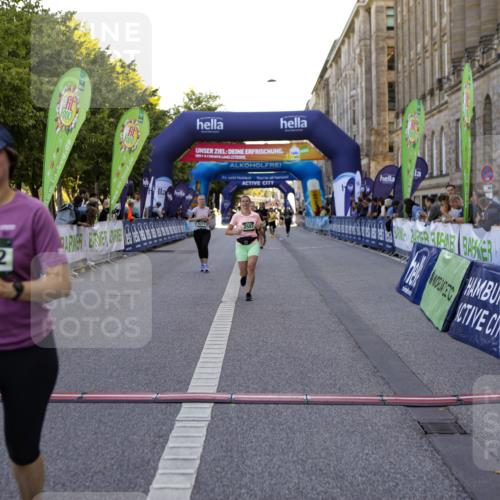 01.09.2024 - BARMER Alsterlauf Kathrin Stürmer Photography http://msf.ph/oto/6971968 01.09.2024 10:16:50 Ziel 3362, 2507, 2889, 2979, 5112, 5311 meine-sportfotos.de