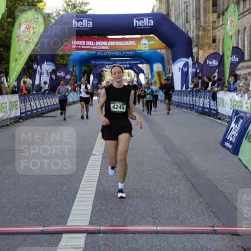 01.09.2024 - BARMER Alsterlauf Kathrin Stürmer Photography http://msf.ph/oto/6972000 01.09.2024 10:17:31 Ziel 2031, 2780, 2928, 2929, 3589, 3598, 2498, 2819, 3535, 3845, 3917, 4245, 4870, 8231 meine-sportfotos.de