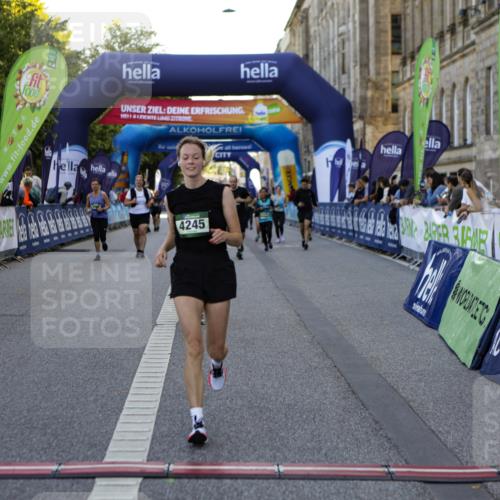 01.09.2024 - BARMER Alsterlauf Kathrin Stürmer Photography http://msf.ph/oto/6972002 01.09.2024 10:17:31 Ziel 2031, 2780, 2928, 2929, 3589, 3598, 2498, 2819, 3535, 3845, 3917, 4245, 4870, 8231 meine-sportfotos.de