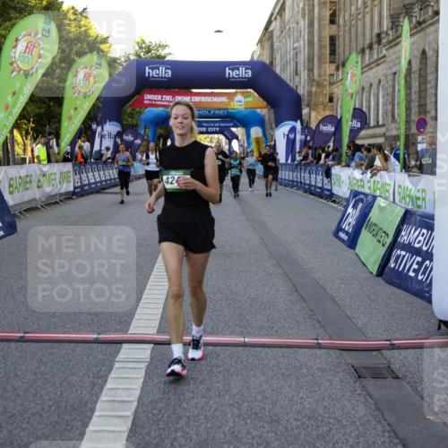 01.09.2024 - BARMER Alsterlauf Kathrin Stürmer Photography http://msf.ph/oto/6972006 01.09.2024 10:17:32 Ziel 2031, 2780, 2928, 2929, 3589, 3598, 2498, 2819, 3535, 3845, 3893, 3917, 4245, 4870, 5159, 8231 meine-sportfotos.de
