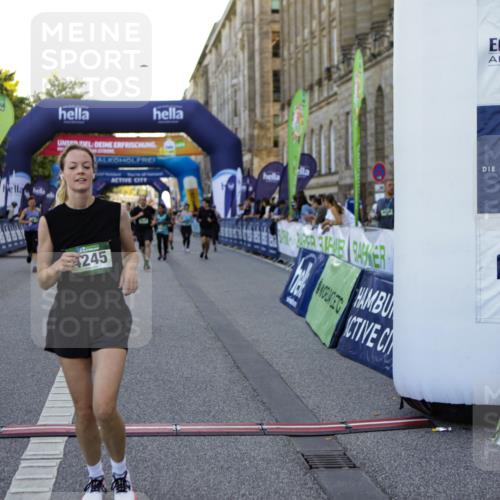 01.09.2024 - BARMER Alsterlauf Kathrin Stürmer Photography http://msf.ph/oto/6972008 01.09.2024 10:17:32 Ziel 2031, 2780, 2928, 2929, 3589, 3598, 2498, 2819, 3535, 3845, 3893, 3917, 4245, 4870, 5159, 8231 meine-sportfotos.de