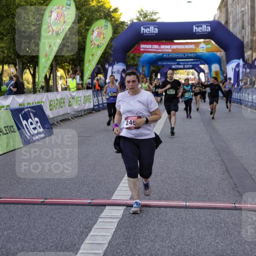 01.09.2024 - BARMER Alsterlauf Kathrin Stürmer Photography http://msf.ph/oto/6972011 01.09.2024 10:17:34 Ziel 2031, 2780, 2928, 2929, 3589, 2362, 2498, 2819, 3081, 3500, 3535, 3845, 3893, 3917, 4245, 5159, 8231 meine-sportfotos.de