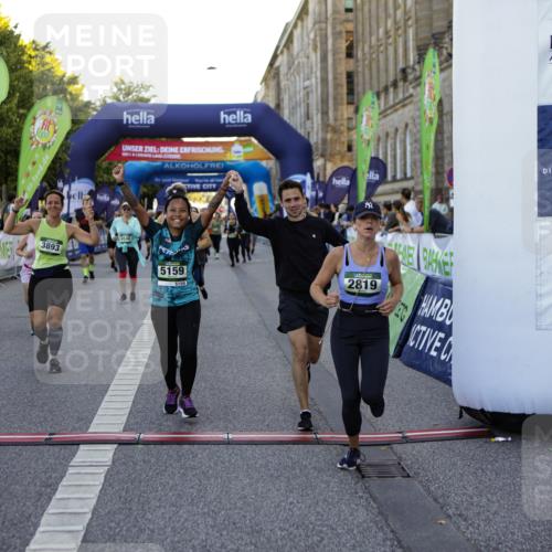 01.09.2024 - BARMER Alsterlauf Kathrin Stürmer Photography http://msf.ph/oto/6972023 01.09.2024 10:17:40 Ziel 2031, 2780, 2928, 2929, 2362, 2498, 2546, 2622, 2819, 2842, 2846, 3081, 3307, 3406, 3500, 3532, 3533, 3535, 3845, 3893, 3917, 4547, 4548, 5159 meine-sportfotos.de
