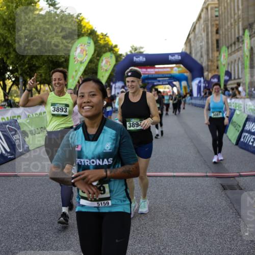01.09.2024 - BARMER Alsterlauf Kathrin Stürmer Photography http://msf.ph/oto/6972025 01.09.2024 10:17:42 Ziel 2928, 2929, 4317, 4318, 2362, 2546, 2622, 2819, 2842, 2846, 3081, 3307, 3406, 3497, 3500, 3532, 3533, 3535, 3845, 3893, 3917, 4073, 4442, 4547, 4548, 4676, 5159, 5307 meine-sportfotos.de