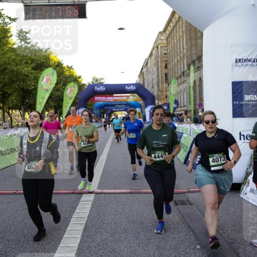 01.09.2024 - BARMER Alsterlauf Kathrin Stürmer Photography http://msf.ph/oto/6972029 01.09.2024 10:17:51 Ziel 2048, 3991, 4317, 4318, 1178, 2377, 2378, 2546, 2574, 2575, 2593, 2621, 2622, 2842, 2846, 3110, 3158, 3265, 3307, 3406, 3497, 3532, 3533, 4073, 4442, 4547, 4548, 4586, 4676, 5307 meine-sportfotos.de
