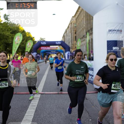 01.09.2024 - BARMER Alsterlauf Kathrin Stürmer Photography http://msf.ph/oto/6972031 01.09.2024 10:17:52 Ziel 2048, 3991, 4317, 4318, 1178, 2377, 2378, 2546, 2574, 2575, 2593, 2621, 2622, 2842, 2846, 3110, 3158, 3265, 3307, 3406, 3497, 3532, 3533, 3871, 4073, 4442, 4586, 4676, 5307 meine-sportfotos.de
