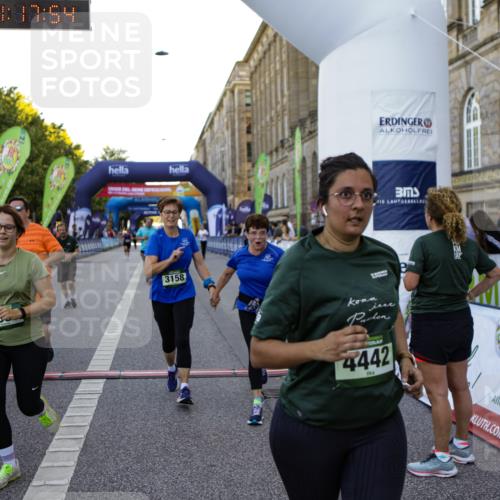 01.09.2024 - BARMER Alsterlauf Kathrin Stürmer Photography http://msf.ph/oto/6972034 01.09.2024 10:17:52 Ziel 2048, 3991, 4317, 4318, 1178, 2377, 2378, 2546, 2574, 2575, 2593, 2621, 2622, 2842, 2846, 3110, 3158, 3265, 3307, 3406, 3497, 3532, 3533, 3871, 4073, 4442, 4586, 4676, 5307 meine-sportfotos.de