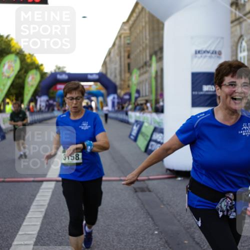 01.09.2024 - BARMER Alsterlauf Kathrin Stürmer Photography http://msf.ph/oto/6972040 01.09.2024 10:17:54 Ziel 2048, 3991, 4317, 4318, 1178, 2377, 2378, 2546, 2574, 2575, 2593, 2621, 2622, 2842, 2846, 3110, 3158, 3265, 3307, 3497, 3871, 4004, 4073, 4442, 4586, 4676, 5307 meine-sportfotos.de