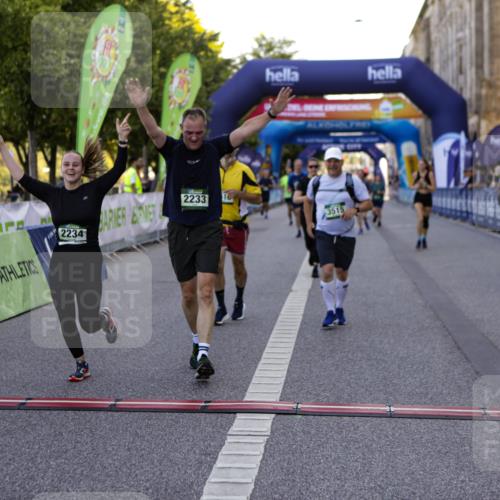 01.09.2024 - BARMER Alsterlauf Kathrin Stürmer Photography http://msf.ph/oto/6972051 01.09.2024 10:18:13 Ziel 2088, 4740, 2128, 2233, 2234, 3086, 3183, 3515, 3516, 3844, 8125 meine-sportfotos.de