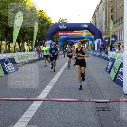 01.09.2024 - BARMER Alsterlauf Kathrin Stürmer Photography http://msf.ph/oto/6972060 01.09.2024 10:18:18 Ziel 2088, 4740, 2128, 2233, 2234, 3086, 3183, 3515, 3516, 3844, 4243, 4951, 5242, 8125 meine-sportfotos.de