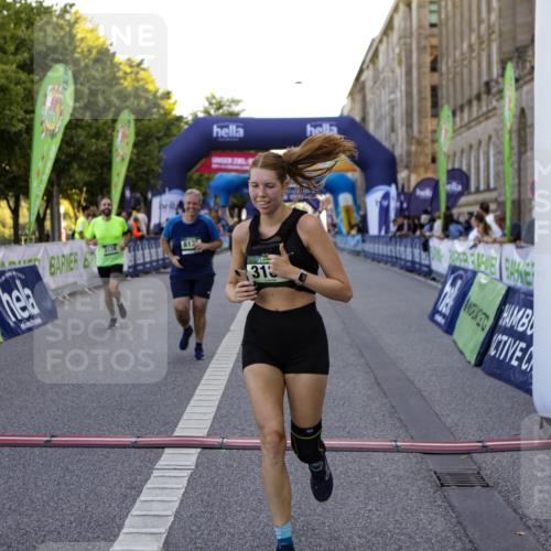 01.09.2024 - BARMER Alsterlauf Kathrin Stürmer Photography http://msf.ph/oto/6972064 01.09.2024 10:18:20 Ziel 2088, 2449, 3792, 4740, 2128, 2233, 2234, 3086, 3183, 3515, 3516, 3844, 4243, 4951, 5050, 5090, 5242, 8125 meine-sportfotos.de