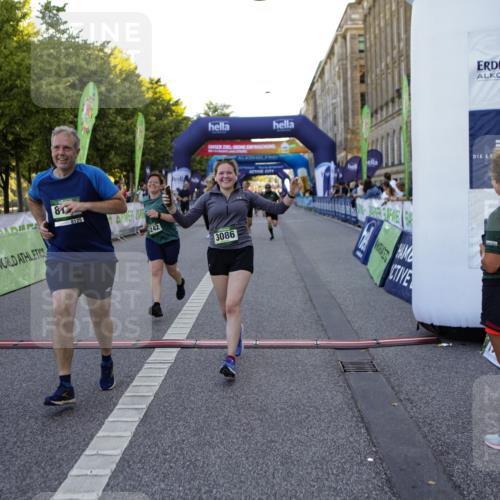 01.09.2024 - BARMER Alsterlauf Kathrin Stürmer Photography http://msf.ph/oto/6972070 01.09.2024 10:18:22 Ziel 2449, 3792, 4740, 2128, 3086, 3183, 3844, 4243, 4951, 5050, 5090, 5242, 8125 meine-sportfotos.de