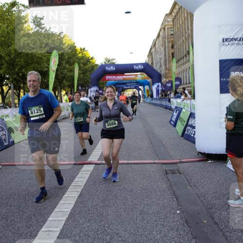 01.09.2024 - BARMER Alsterlauf Kathrin Stürmer Photography http://msf.ph/oto/6972071 01.09.2024 10:18:22 Ziel 2449, 3792, 4740, 2128, 3086, 3183, 3844, 4243, 4951, 5050, 5090, 5242, 8125 meine-sportfotos.de