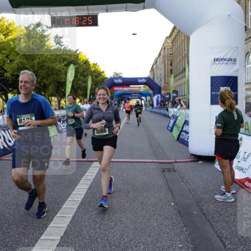 01.09.2024 - BARMER Alsterlauf Kathrin Stürmer Photography http://msf.ph/oto/6972074 01.09.2024 10:18:23 Ziel 2449, 2805, 2806, 2807, 3792, 2128, 2972, 3086, 3183, 3844, 4243, 4346, 4951, 5050, 5090, 5242, 8125 meine-sportfotos.de
