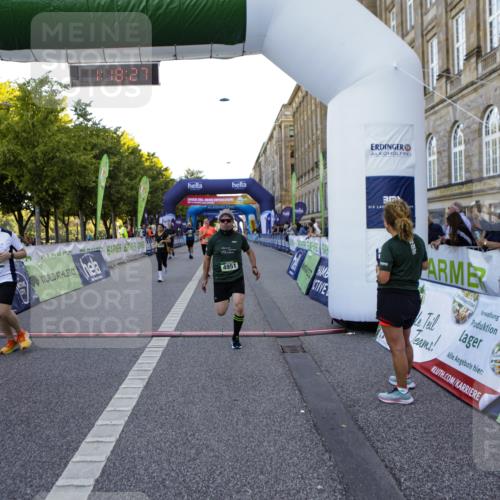 01.09.2024 - BARMER Alsterlauf Kathrin Stürmer Photography http://msf.ph/oto/6972080 01.09.2024 10:18:25 Ziel 2449, 2804, 2805, 2806, 2807, 2812, 3792, 2128, 2972, 3086, 3183, 4243, 4346, 4951, 5050, 5090, 5242, 8125 meine-sportfotos.de