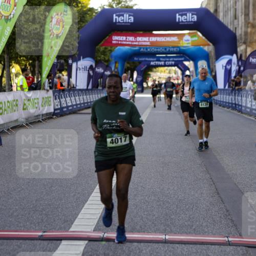 01.09.2024 - BARMER Alsterlauf Kathrin Stürmer Photography http://msf.ph/oto/6972109 01.09.2024 10:18:52 Ziel 4679, 2175, 2241, 2825, 2960, 3348, 3349, 4017, 4642, 4691, 8120, 8167 meine-sportfotos.de