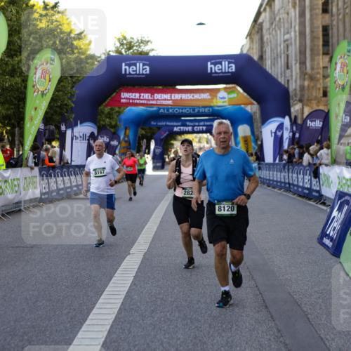 01.09.2024 - BARMER Alsterlauf Kathrin Stürmer Photography http://msf.ph/oto/6972116 01.09.2024 10:18:55 Ziel 4679, 2140, 2825, 2960, 3348, 3349, 4017, 4503, 4691, 8120, 8167 meine-sportfotos.de