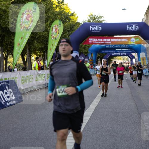 01.09.2024 - BARMER Alsterlauf Kathrin Stürmer Photography http://msf.ph/oto/6972130 01.09.2024 10:19:03 Ziel 4679, 2002, 2140, 2300, 2459, 2460, 2825, 4261, 4503, 5119, 8167 meine-sportfotos.de