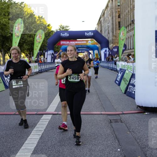 01.09.2024 - BARMER Alsterlauf Kathrin Stürmer Photography http://msf.ph/oto/6972131 01.09.2024 10:19:12 Ziel 2064, 2230, 4679, 2002, 2083, 2300, 2448, 2459, 2460, 2683, 4261, 4347, 4348, 4707, 4810, 5119, 8271 meine-sportfotos.de