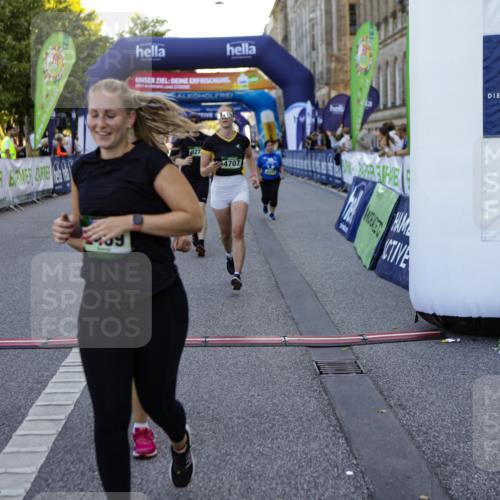 01.09.2024 - BARMER Alsterlauf Kathrin Stürmer Photography http://msf.ph/oto/6972134 01.09.2024 10:19:12 Ziel 2064, 2230, 4679, 2002, 2083, 2300, 2448, 2459, 2460, 2683, 4261, 4347, 4348, 4707, 4810, 5119, 8271 meine-sportfotos.de