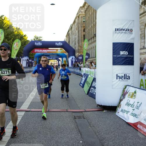 01.09.2024 - BARMER Alsterlauf Kathrin Stürmer Photography http://msf.ph/oto/6972140 01.09.2024 10:19:16 Ziel 2064, 2230, 2002, 2083, 2300, 2448, 2459, 2460, 2683, 3885, 4261, 4347, 4348, 4707, 4810, 8271 meine-sportfotos.de