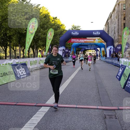 01.09.2024 - BARMER Alsterlauf Kathrin Stürmer Photography http://msf.ph/oto/6972146 01.09.2024 10:19:21 Ziel 2064, 2230, 2083, 2448, 2683, 2791, 3819, 3820, 3885, 4347, 4348, 4810, 8271 meine-sportfotos.de