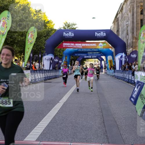 01.09.2024 - BARMER Alsterlauf Kathrin Stürmer Photography http://msf.ph/oto/6972150 01.09.2024 10:19:22 Ziel 2064, 2230, 2448, 2683, 2791, 3819, 3820, 3885, 4347, 4348, 4810 meine-sportfotos.de