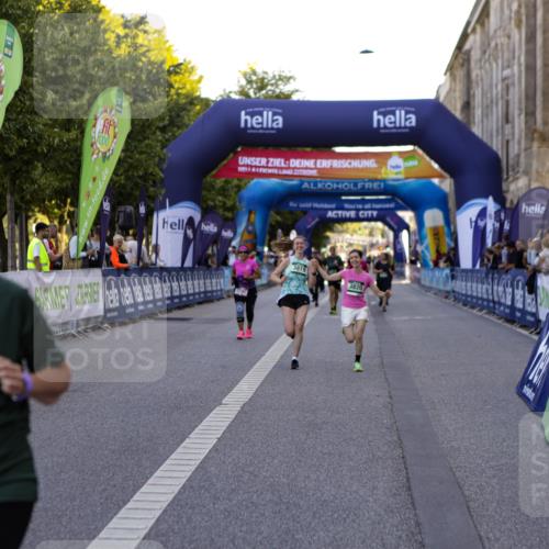 01.09.2024 - BARMER Alsterlauf Kathrin Stürmer Photography http://msf.ph/oto/6972151 01.09.2024 10:19:22 Ziel 2064, 2230, 2448, 2683, 2791, 3819, 3820, 3885, 4347, 4348, 4810 meine-sportfotos.de