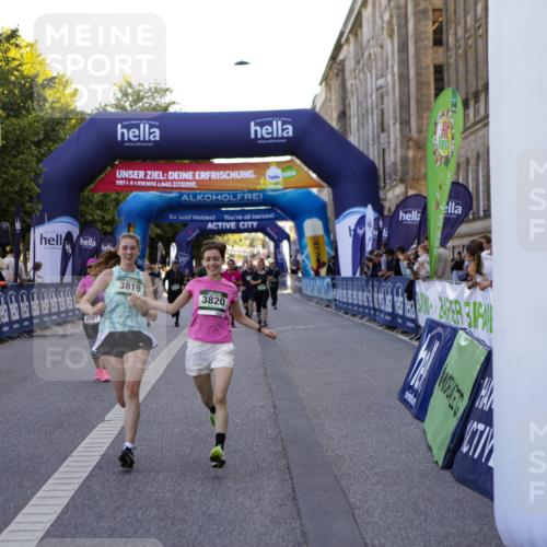 01.09.2024 - BARMER Alsterlauf Kathrin Stürmer Photography http://msf.ph/oto/6972162 01.09.2024 10:19:24 Ziel 2064, 2230, 2791, 3819, 3820, 3885, 4810, 5127, 5128 meine-sportfotos.de