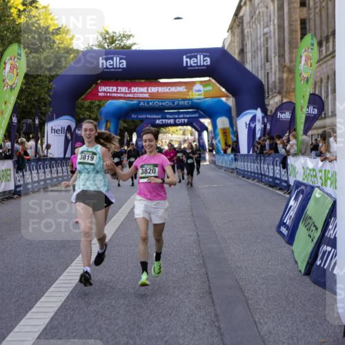 01.09.2024 - BARMER Alsterlauf Kathrin Stürmer Photography http://msf.ph/oto/6972164 01.09.2024 10:19:25 Ziel 2064, 2791, 3819, 3820, 3885, 4810, 5127, 5128 meine-sportfotos.de