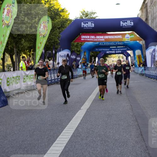 01.09.2024 - BARMER Alsterlauf Kathrin Stürmer Photography http://msf.ph/oto/6972170 01.09.2024 10:19:30 Ziel 3387, 3388, 4898, 2452, 2468, 2791, 3240, 3819, 3820, 3937, 5127, 5128 meine-sportfotos.de