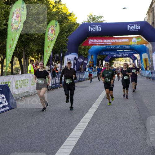 01.09.2024 - BARMER Alsterlauf Kathrin Stürmer Photography http://msf.ph/oto/6972172 01.09.2024 10:19:31 Ziel 3387, 3388, 4898, 2452, 2468, 2791, 3240, 3819, 3820, 3937, 5127, 5128 meine-sportfotos.de