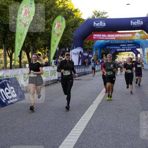 01.09.2024 - BARMER Alsterlauf Kathrin Stürmer Photography http://msf.ph/oto/6972175 01.09.2024 10:19:31 Ziel 3387, 3388, 4898, 2452, 2468, 2791, 3240, 3819, 3820, 3937, 5127, 5128 meine-sportfotos.de