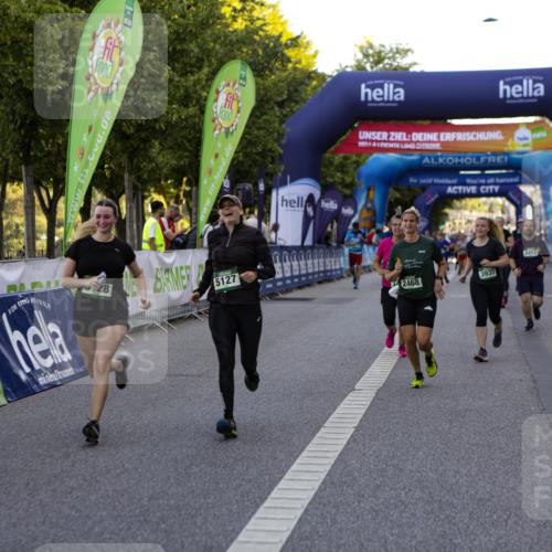 01.09.2024 - BARMER Alsterlauf Kathrin Stürmer Photography http://msf.ph/oto/6972177 01.09.2024 10:19:31 Ziel 3387, 3388, 4898, 2452, 2468, 2791, 3240, 3819, 3820, 3937, 5127, 5128 meine-sportfotos.de
