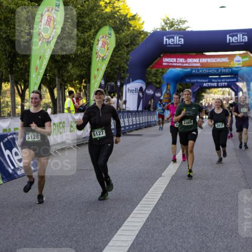 01.09.2024 - BARMER Alsterlauf Kathrin Stürmer Photography http://msf.ph/oto/6972178 01.09.2024 10:19:32 Ziel 3387, 3388, 4898, 2452, 2468, 2791, 3240, 3320, 3819, 3820, 3937, 5127, 5128 meine-sportfotos.de