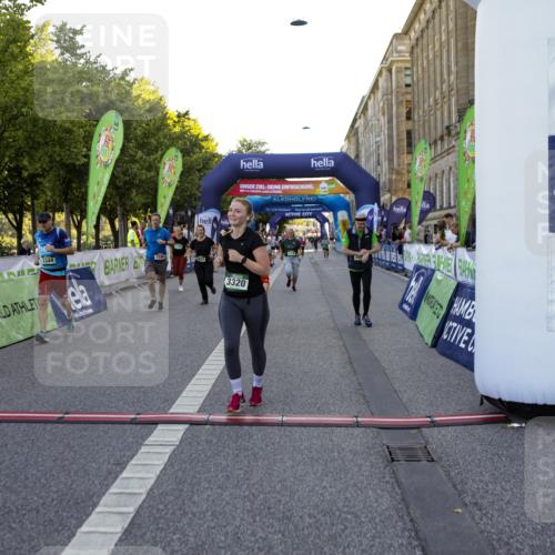 01.09.2024 - BARMER Alsterlauf Kathrin Stürmer Photography http://msf.ph/oto/6972196 01.09.2024 10:19:40 Ziel 3387, 3388, 4898, 2051, 2196, 2452, 2468, 3213, 3240, 3320, 3344, 3738, 3739, 3784, 3937, 4921, 4922 meine-sportfotos.de