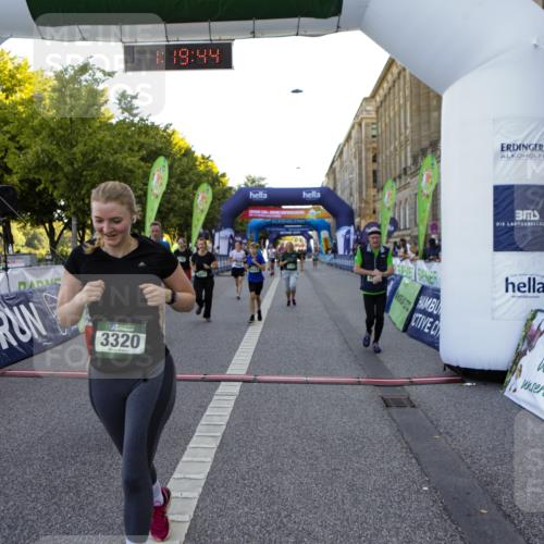 01.09.2024 - BARMER Alsterlauf Kathrin Stürmer Photography http://msf.ph/oto/6972206 01.09.2024 10:19:42 Ziel 3387, 3388, 4898, 2051, 2196, 2435, 2452, 2687, 2713, 3213, 3240, 3320, 3344, 3738, 3739, 3784, 3937, 4921, 4922 meine-sportfotos.de