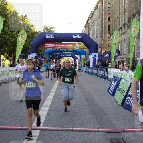 01.09.2024 - BARMER Alsterlauf Kathrin Stürmer Photography http://msf.ph/oto/6972210 01.09.2024 10:19:44 Ziel 3387, 3388, 4898, 2051, 2196, 2432, 2433, 2435, 2452, 2687, 2713, 3213, 3320, 3344, 3738, 3739, 3784, 4921, 4922 meine-sportfotos.de