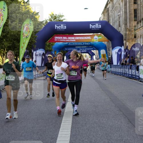 01.09.2024 - BARMER Alsterlauf Kathrin Stürmer Photography http://msf.ph/oto/6972213 01.09.2024 10:19:49 Ziel 3387, 3388, 2051, 2053, 2196, 2432, 2433, 2435, 2687, 2713, 3213, 3738, 3784, 4921, 4922 meine-sportfotos.de
