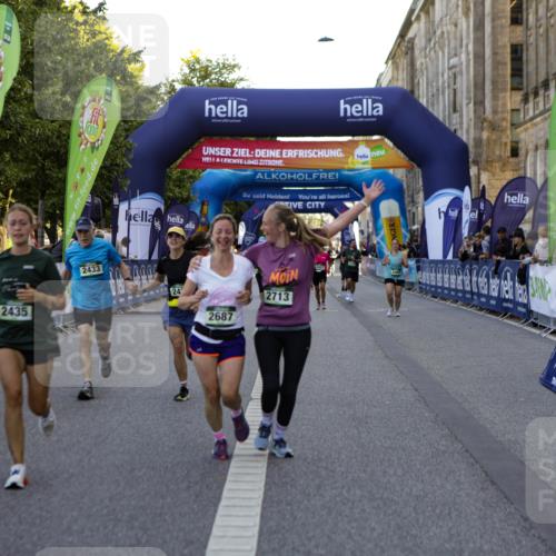 01.09.2024 - BARMER Alsterlauf Kathrin Stürmer Photography http://msf.ph/oto/6972214 01.09.2024 10:19:49 Ziel 3387, 3388, 2051, 2053, 2196, 2432, 2433, 2435, 2687, 2713, 3213, 3738, 3784, 4921, 4922 meine-sportfotos.de
