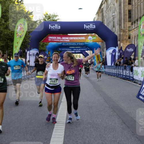 01.09.2024 - BARMER Alsterlauf Kathrin Stürmer Photography http://msf.ph/oto/6972216 01.09.2024 10:19:50 Ziel 3387, 3388, 2053, 2432, 2433, 2435, 2687, 2713, 3213, 3346, 3738, 3784, 4921, 4922 meine-sportfotos.de