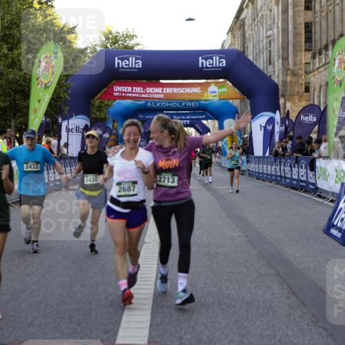 01.09.2024 - BARMER Alsterlauf Kathrin Stürmer Photography http://msf.ph/oto/6972217 01.09.2024 10:19:50 Ziel 3387, 3388, 2053, 2432, 2433, 2435, 2687, 2713, 3213, 3346, 3738, 3784, 4921, 4922 meine-sportfotos.de