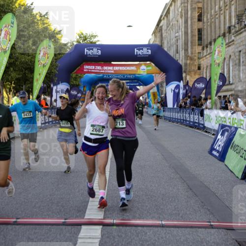 01.09.2024 - BARMER Alsterlauf Kathrin Stürmer Photography http://msf.ph/oto/6972219 01.09.2024 10:19:50 Ziel 3387, 3388, 2053, 2432, 2433, 2435, 2687, 2713, 3213, 3346, 3738, 3784, 4921, 4922 meine-sportfotos.de