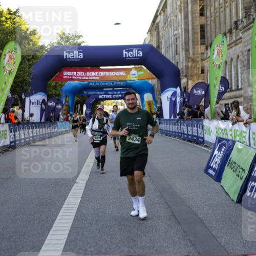 01.09.2024 - BARMER Alsterlauf Kathrin Stürmer Photography http://msf.ph/oto/6972248 01.09.2024 10:20:03 Ziel 2053, 2085, 2142, 2434, 3346, 3855, 4469, 4552, 4653, 4991, 8374, 8375 meine-sportfotos.de